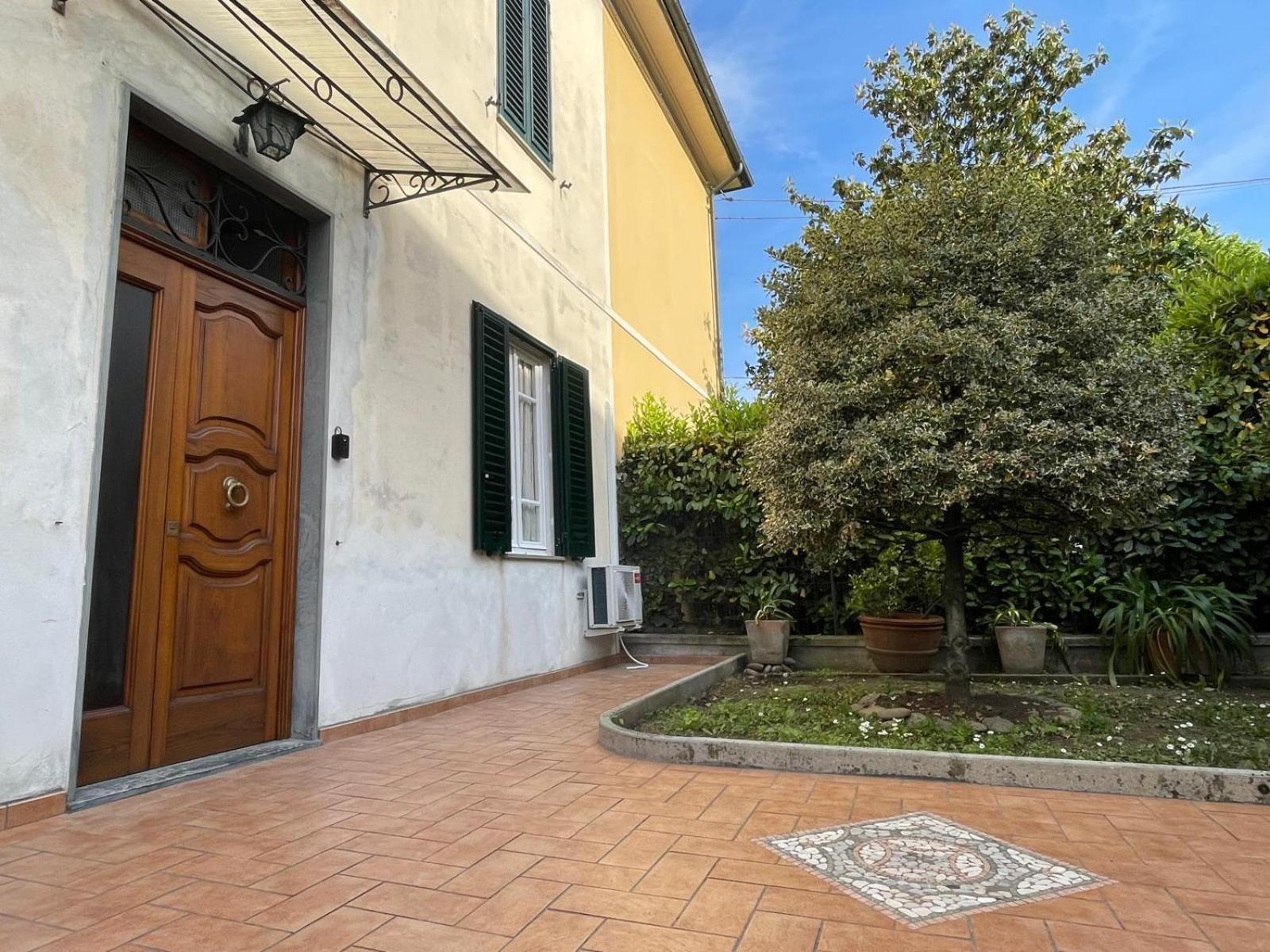 Appartement Violet - La Casa Del Pucci à Lucques Extérieur photo